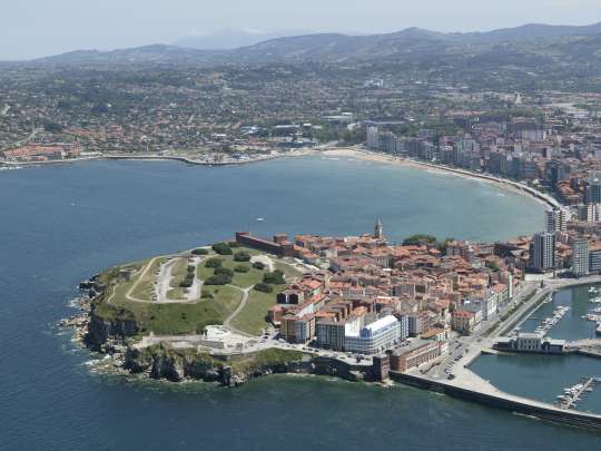 gijon_cimavilla_san_lorenzo_aerea_2015_foto_asturias_IG